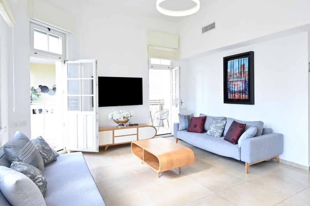 Apartment Chic 2br Close To The By Holyguest Tel Aviv